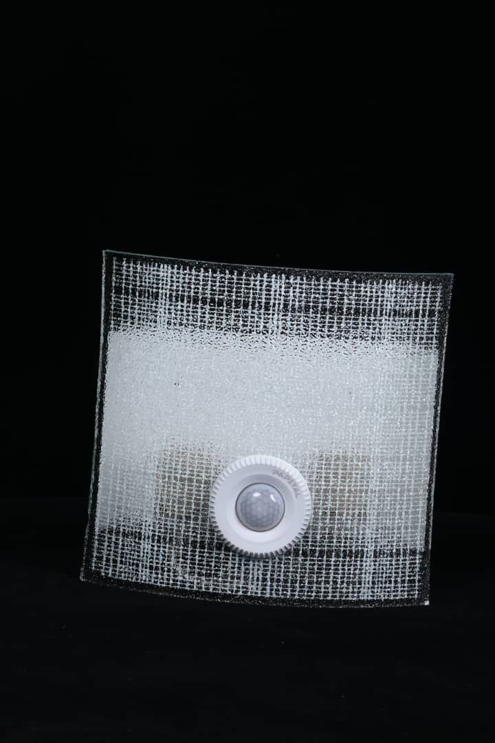 چراغ سنسوردار دیواری شیشه فلز